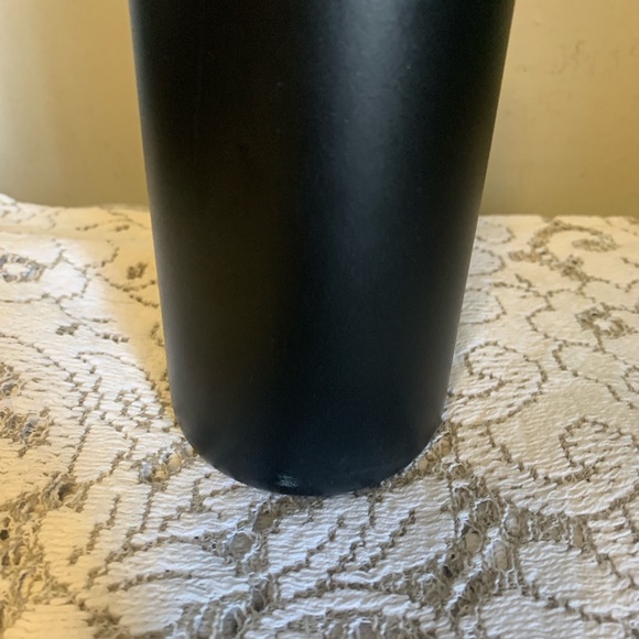 Starbucks Black Matte 20oz Water Bottle with Lid (Growler) - Picture 4 of 6